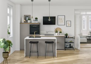 Cocina blanca con gris moderna, con isla de mármol